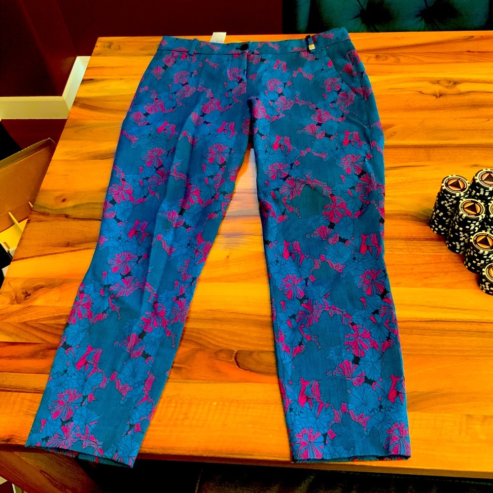 Pinko Vibrant Blue and Pink Patterned Capri Pants